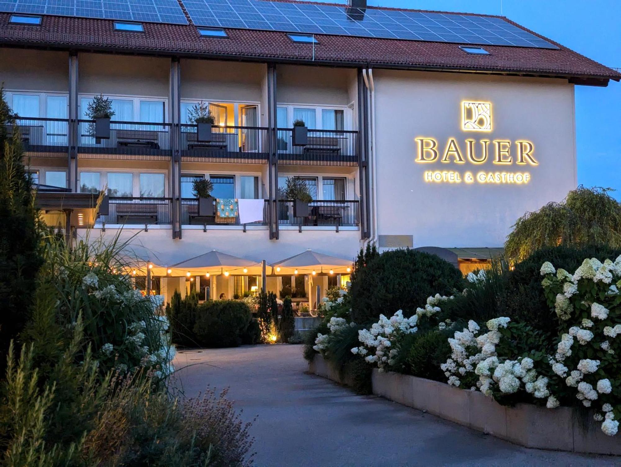 Bauer Hotel Und Restaurant フェルトキルヘン エクステリア 写真